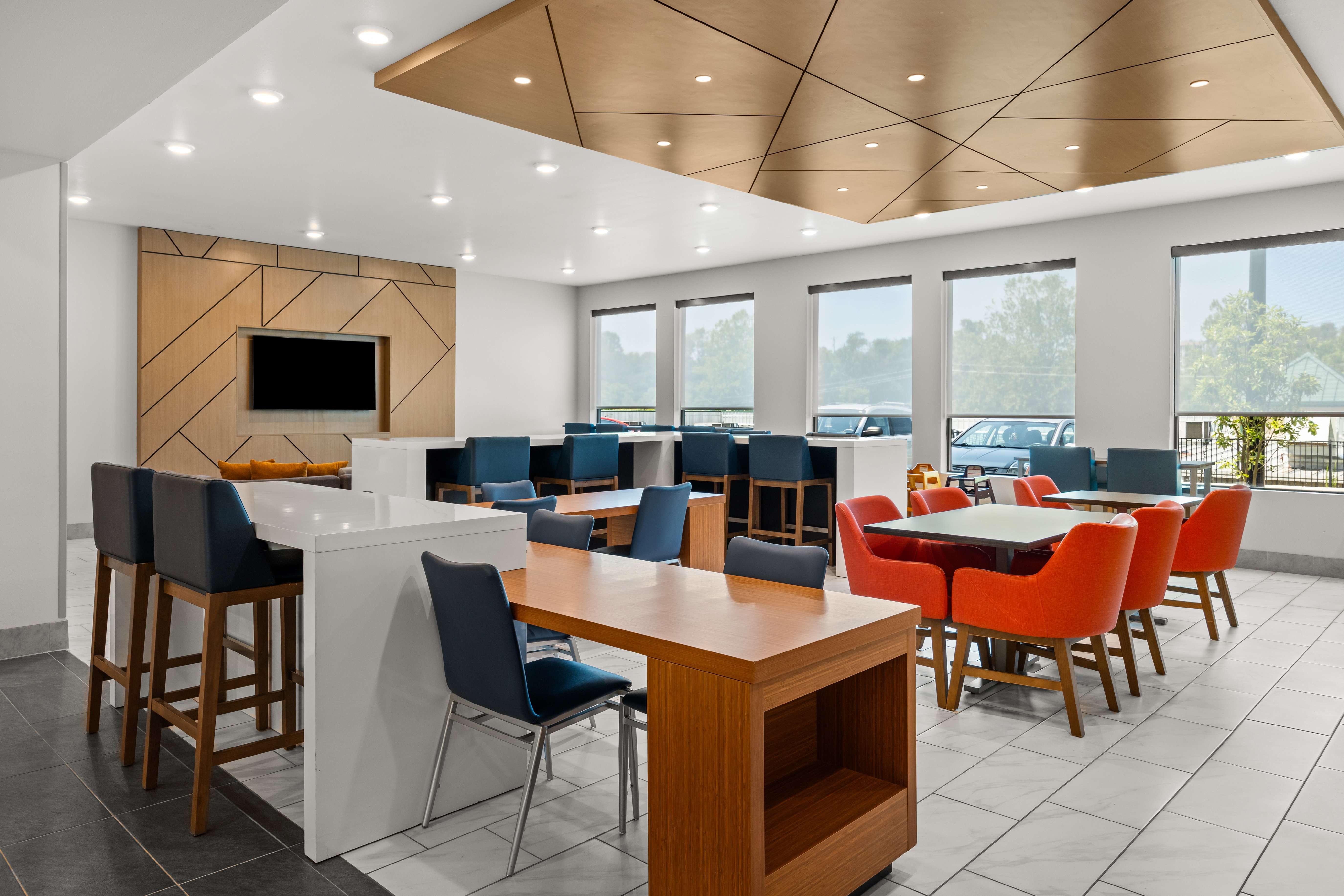 Holiday Inn Express Asheville Woodfin an IHG Hotel 19/24