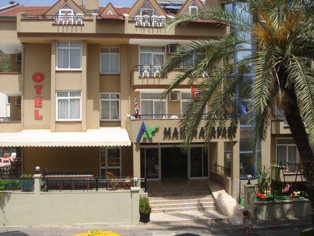 Marina Apart Hotel 4/48