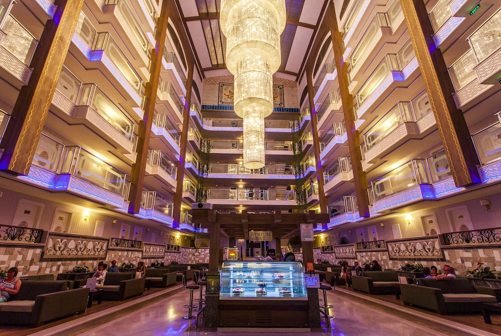 White Gold Hotel & Spa 57/67