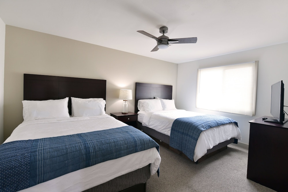 Holiday Inn Express Wisconsin Dells 25/69