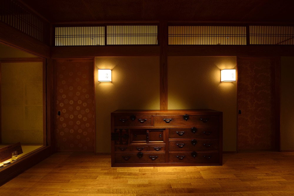 ATAMI SEKITEI 31/68