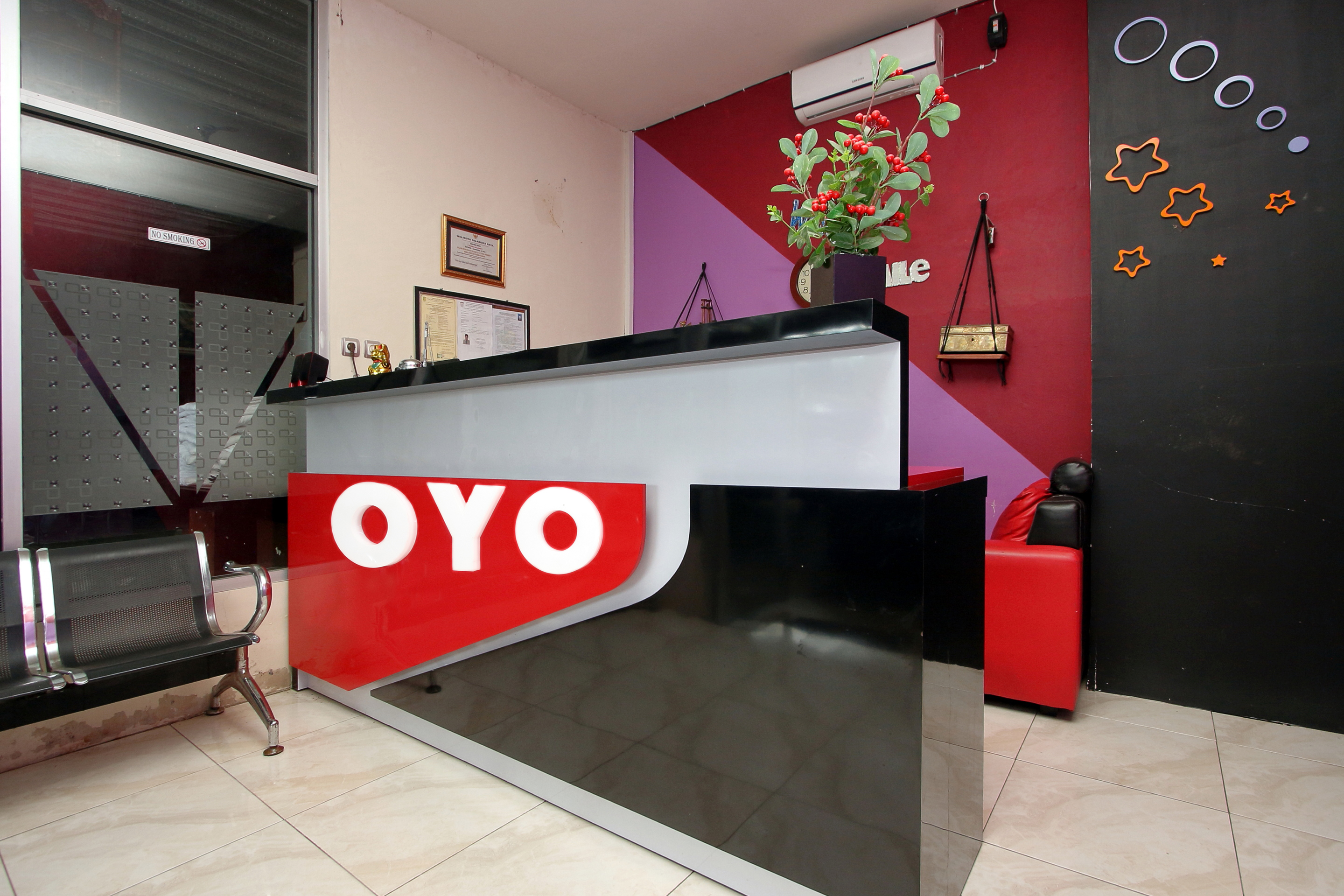 OYO 933 Wisma Malawen 9/33