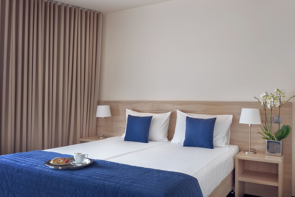 Molo Hotel 18/65