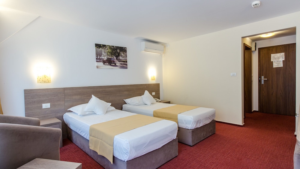 Herastrau Hotel 12/47