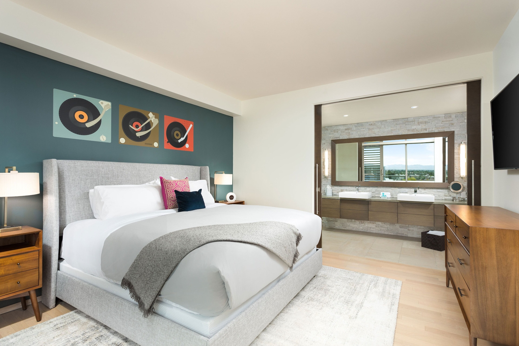 1 Bedroom, Urban, Suite, King Bed