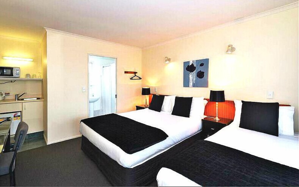 Accolade Lodge Motel 16/40