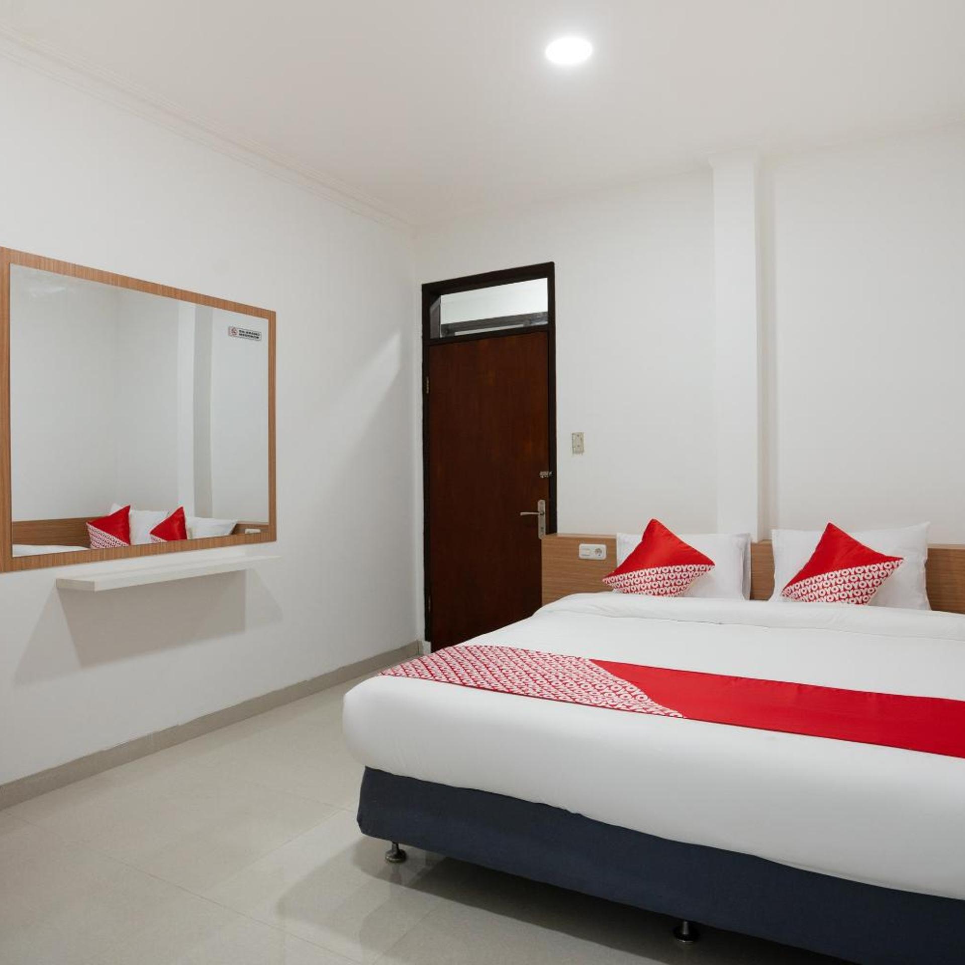 Hotel O Hegarbudhi Residence 18/49
