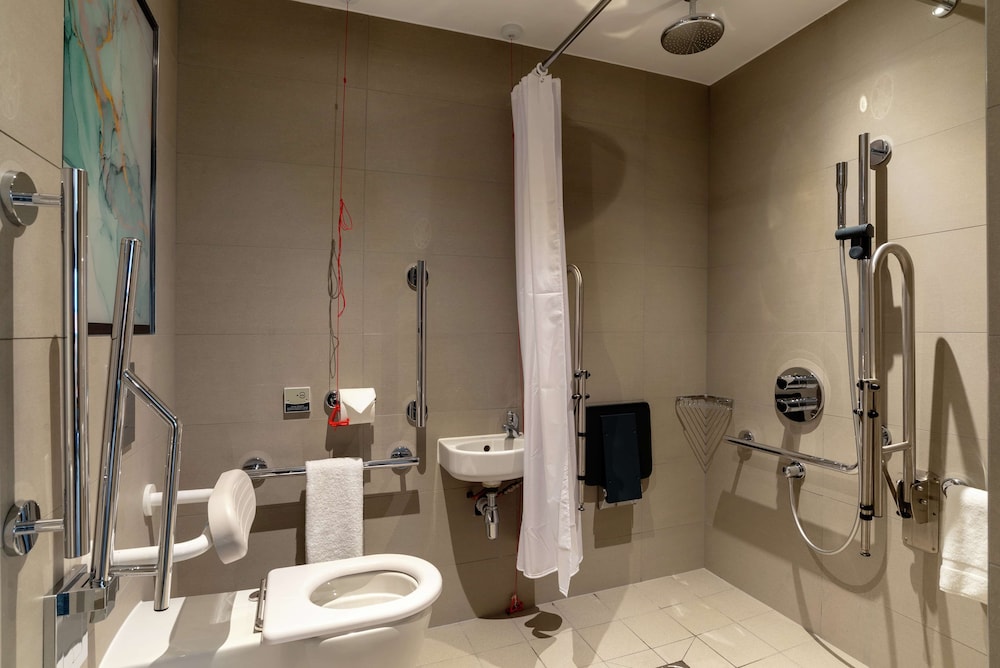 Hilton Garden Inn London Heathrow Terminal 2 and 3 20/66