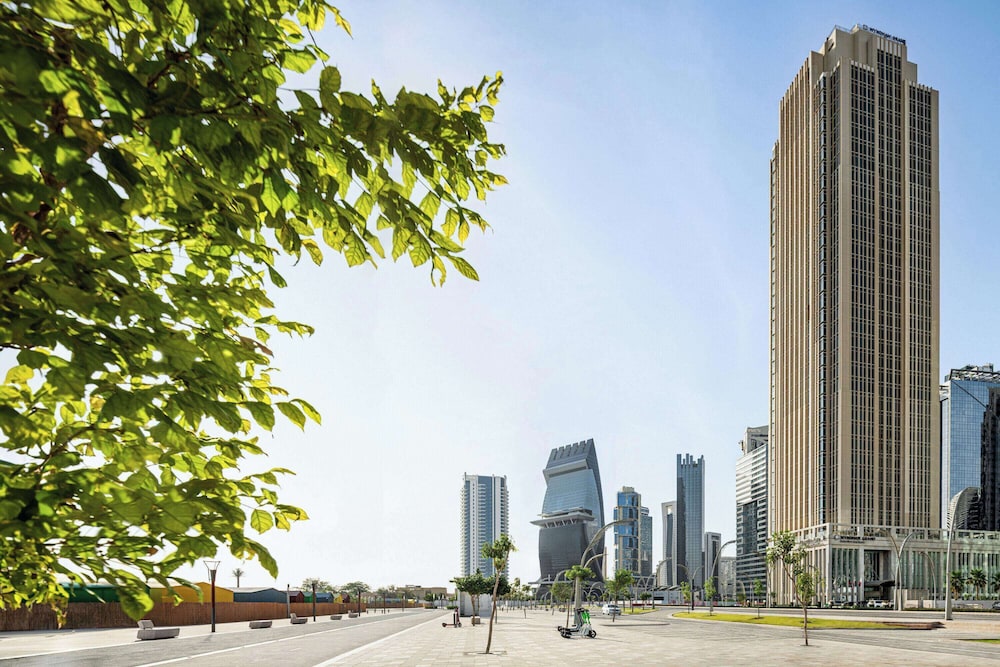 Wyndham Grand Doha West Bay Beach 50/57