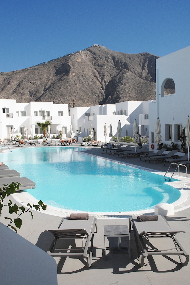Aqua Blue Hotel 62/66