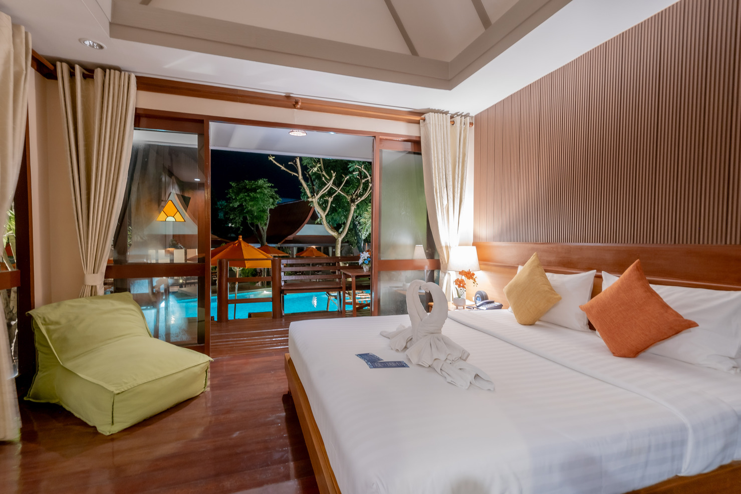 Luxury, Suite, Double Bed, Pool Access