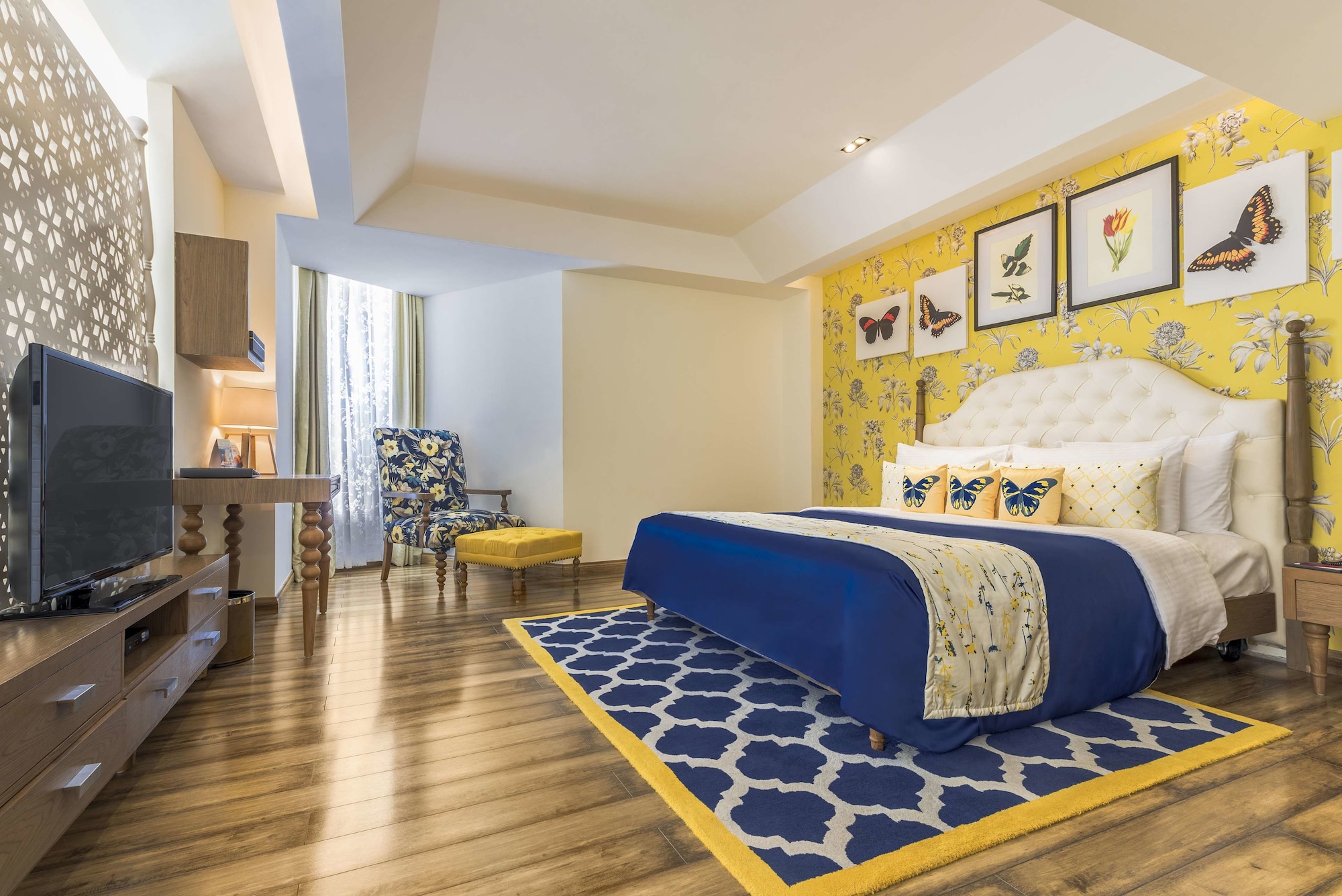 SUITE, VALLEY VIEW, ATTIC
