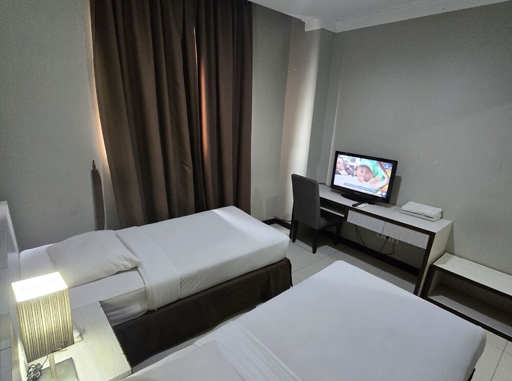 N3 Hotel Zainul Arifin 18/37