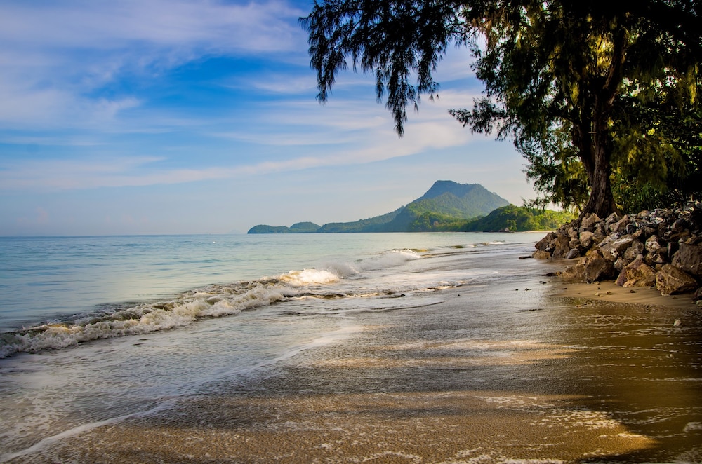 Koh Jum Beach Villas 71/76
