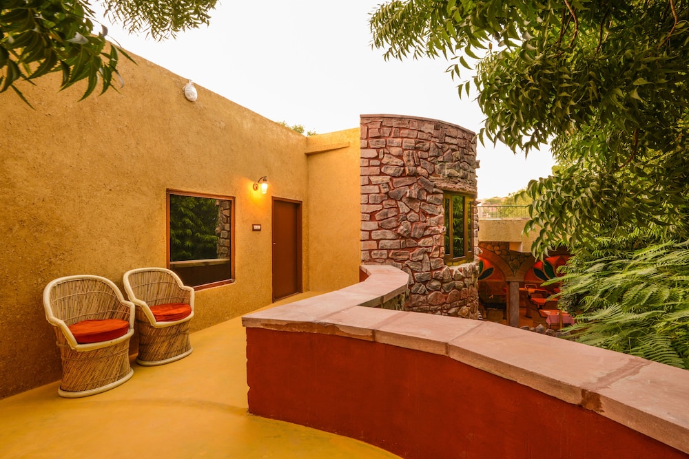 MANDORE GUEST HOUSE A LEAFY HERITAGE RESORT 18/35
