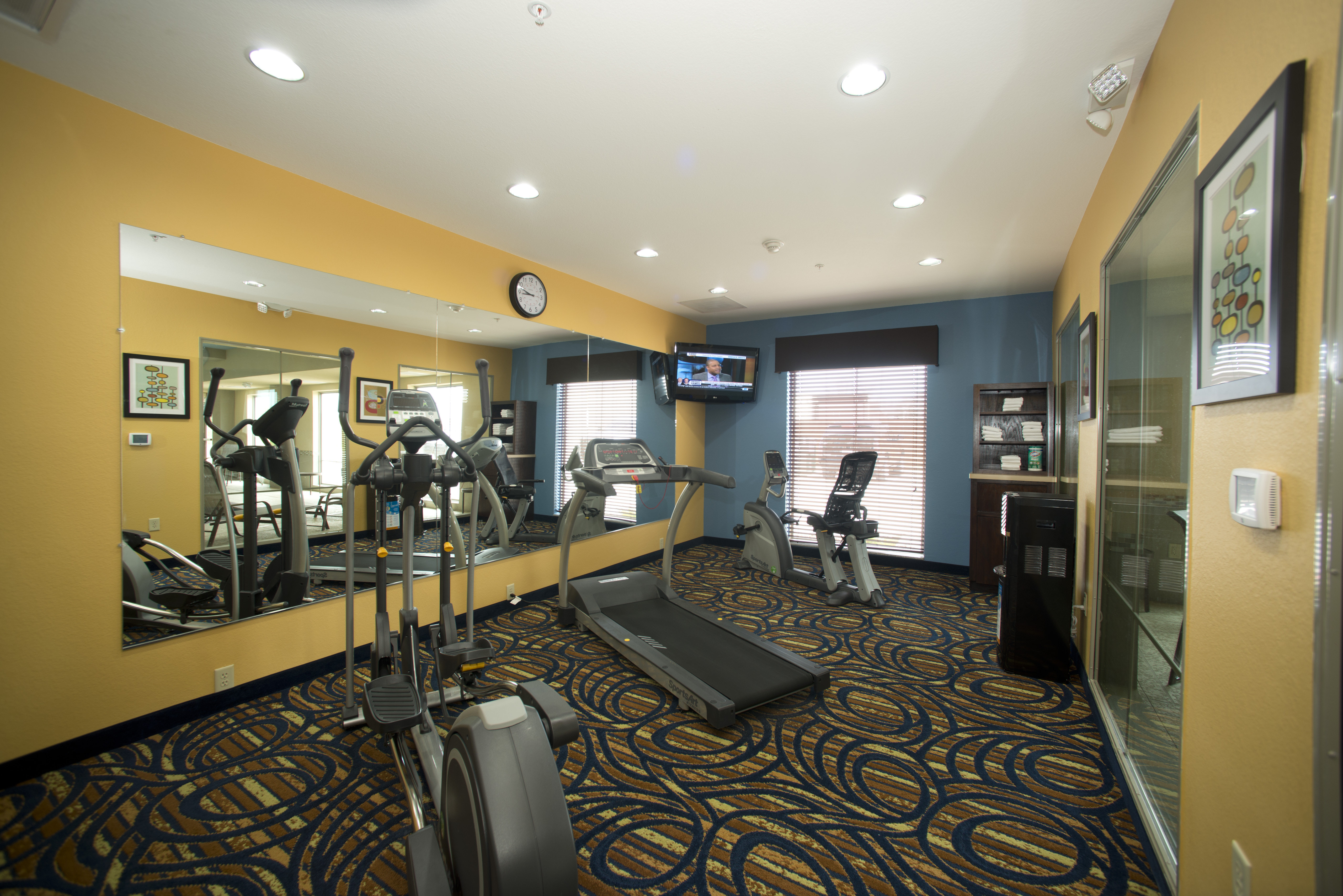 Holiday Inn Express Suites Morrilton 34/53
