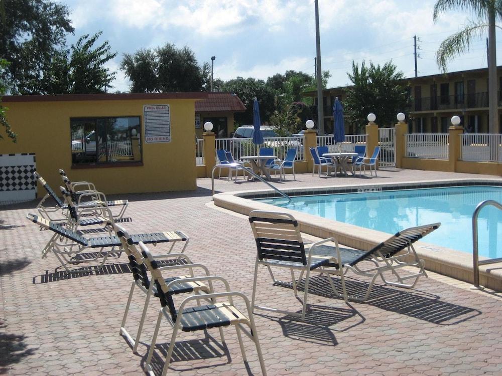 Gulf Way Inn 6/44