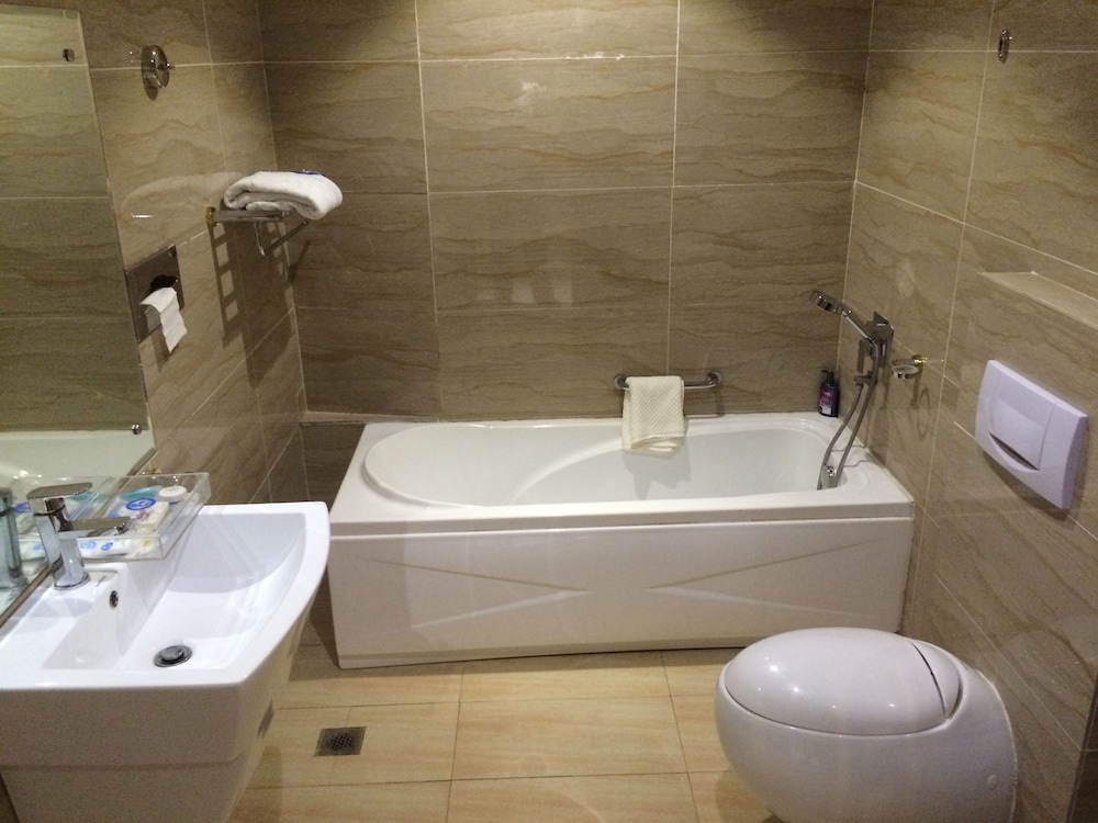 Sun Beach Hotel 48/50