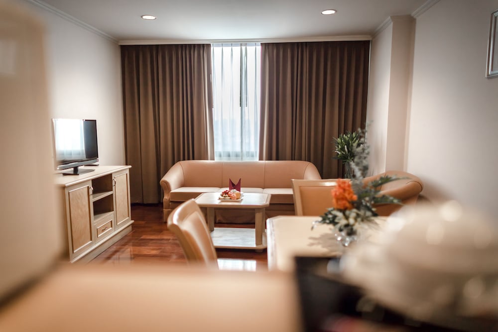 Grand Tower Inn Rama VI 59/70