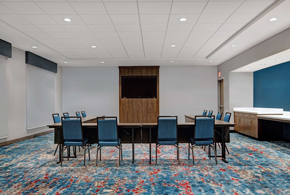 Hampton Inn Suites Farmers Branch Dallas Tx 44/54