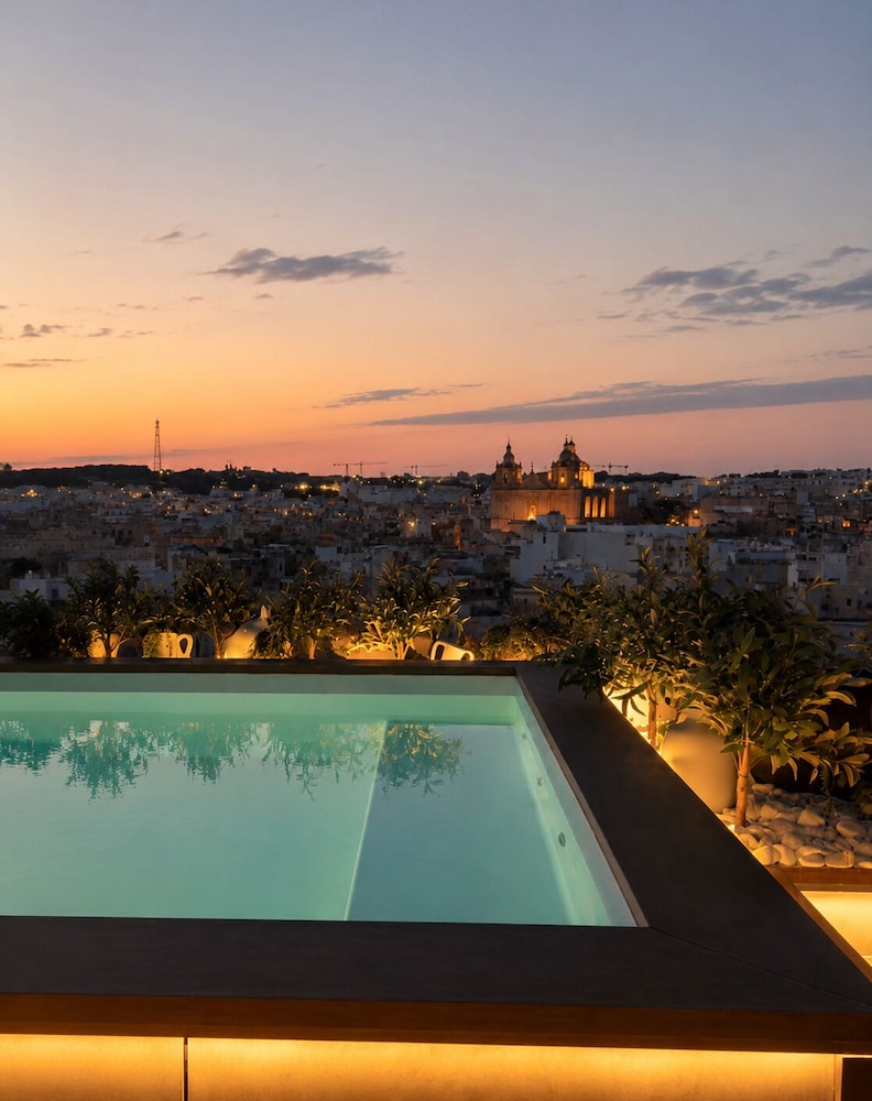 Royale Sainte Helene Boutique Hotel 54/57