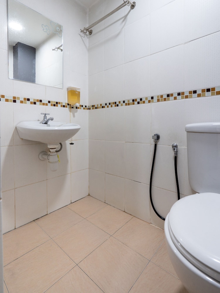 OYO 89717 Budget Star Hotel 30/32