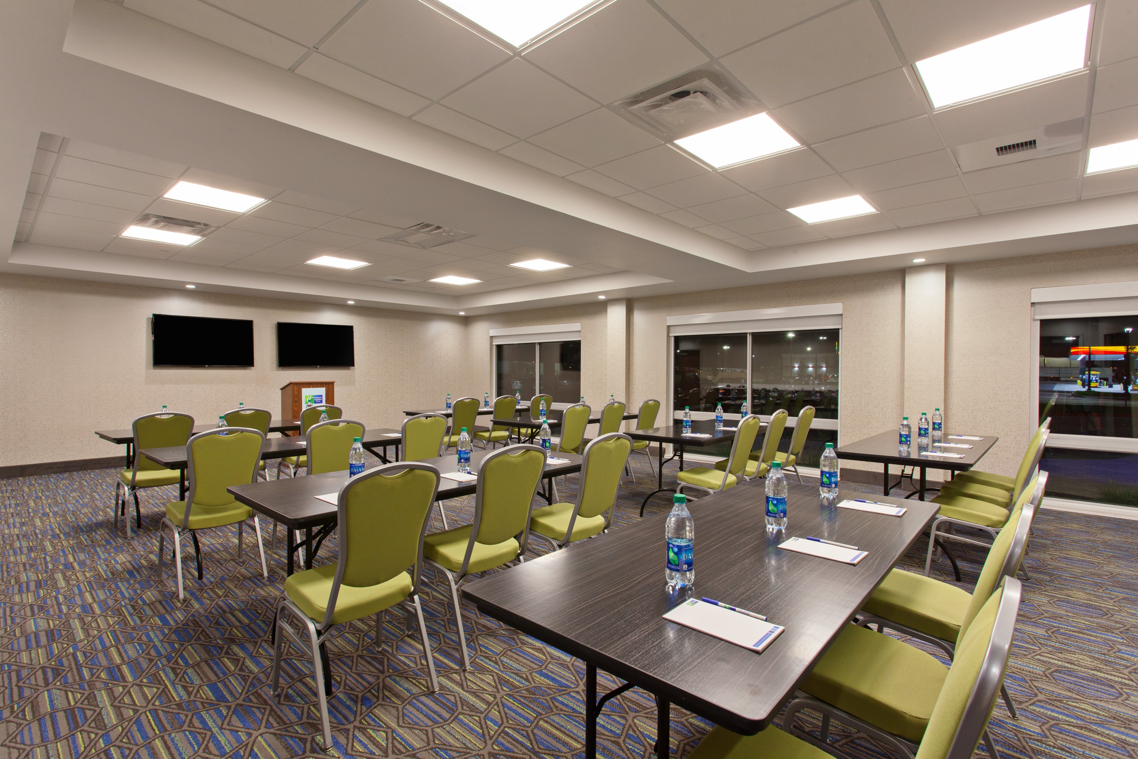 HOLIDAY INN EXPRESS & SUITES BRIGHAM CITY - NORTH UTAH 47/57