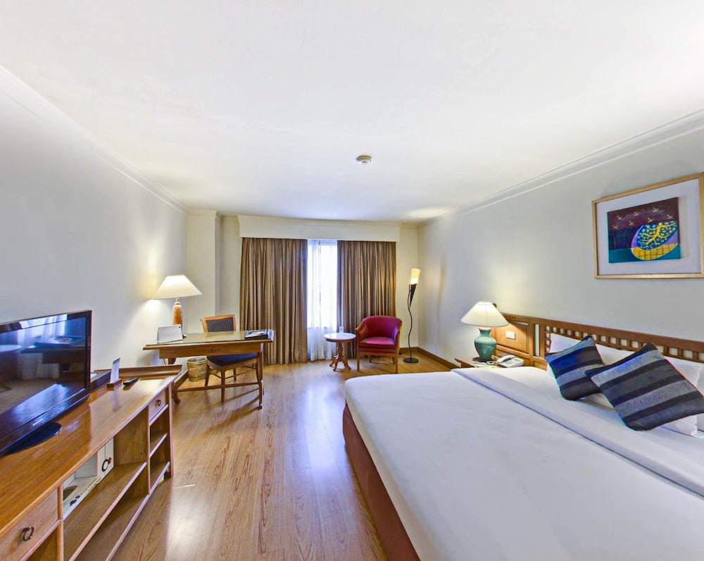 Silom Serene Boutique 24/65