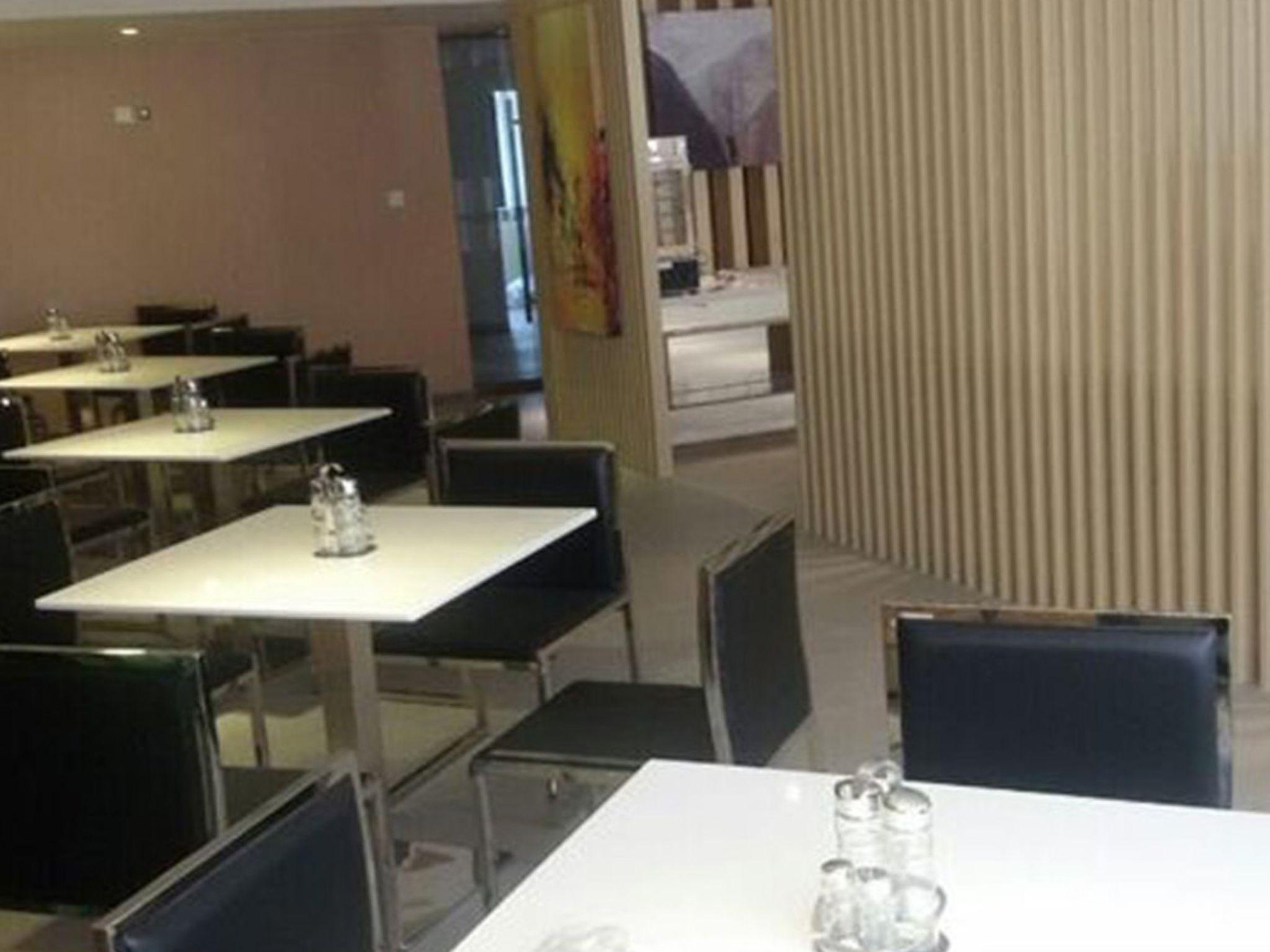 Jinjiang Inn (Ji County Renmin West Street) 32/51