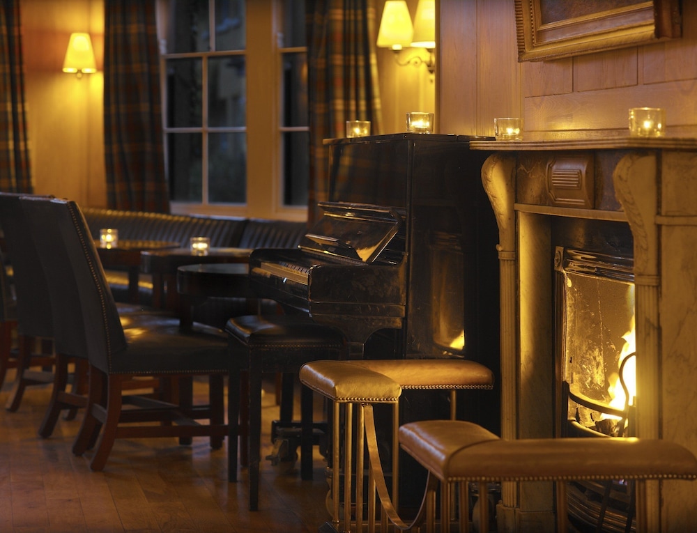Dunraven Arms Hotel 38/43