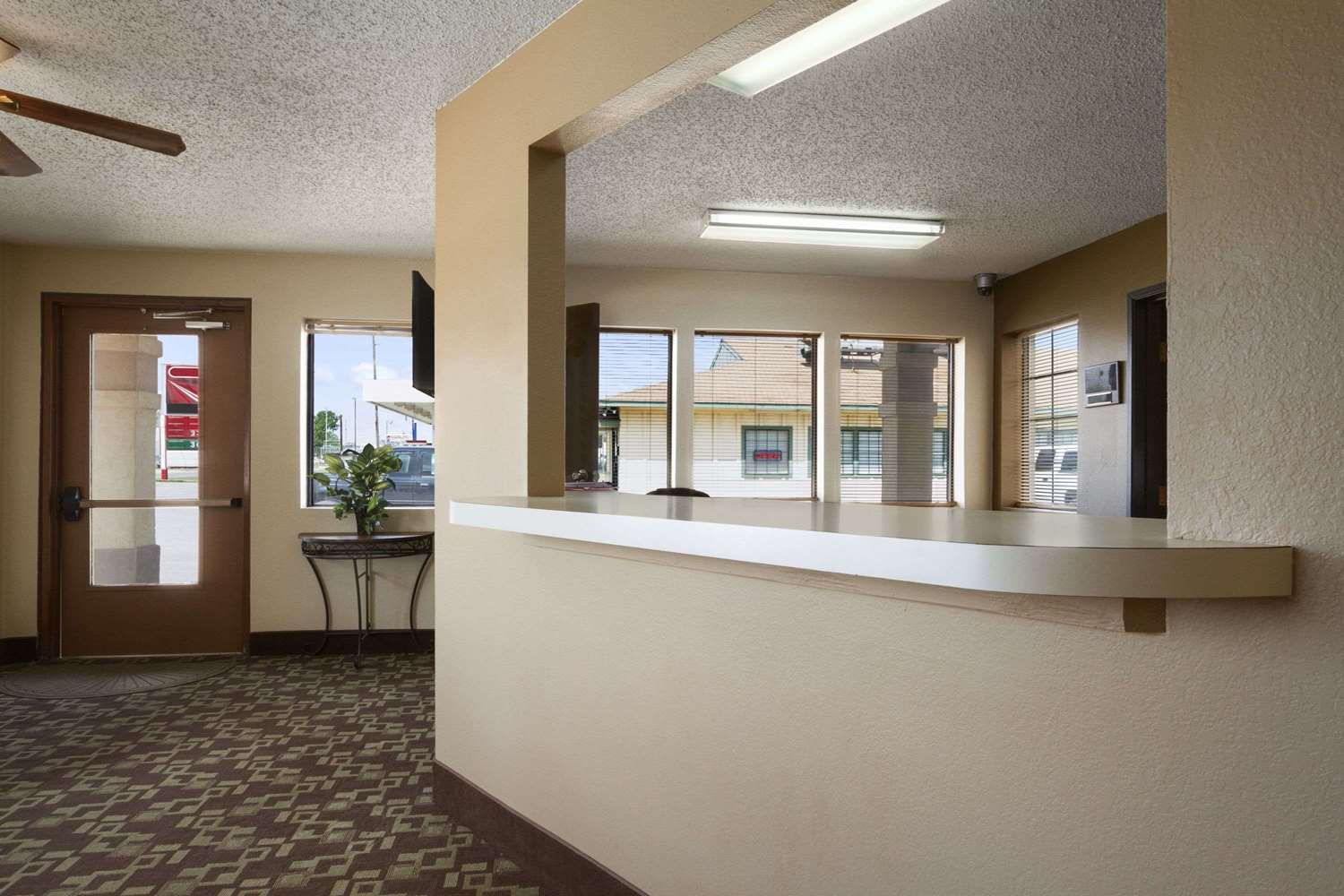 Super 8 by Wyndham Blackwell 3/15