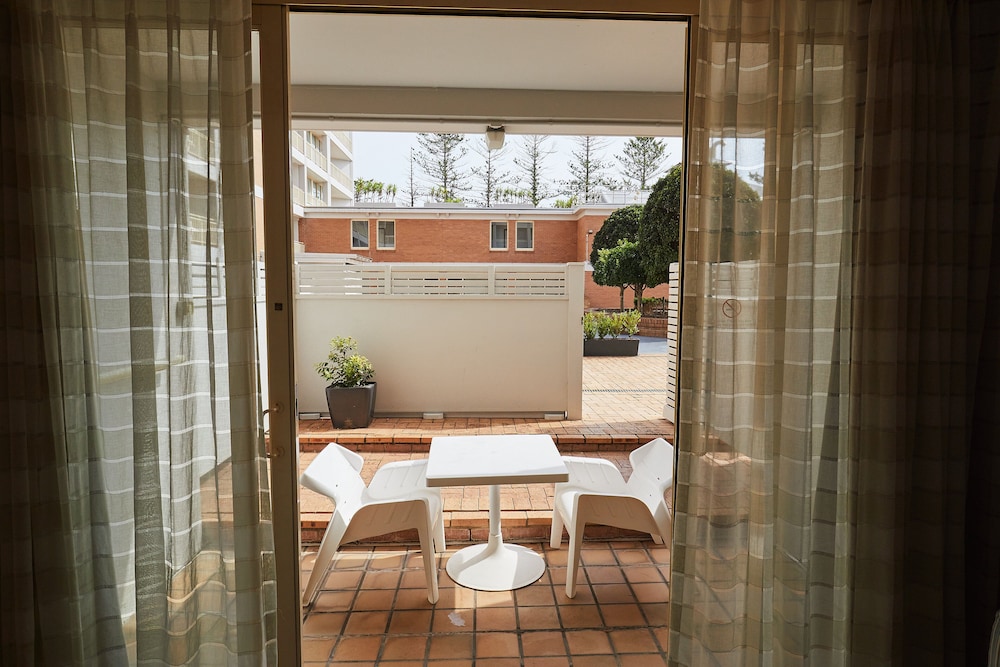Crowne Plaza Terrigal 28/75