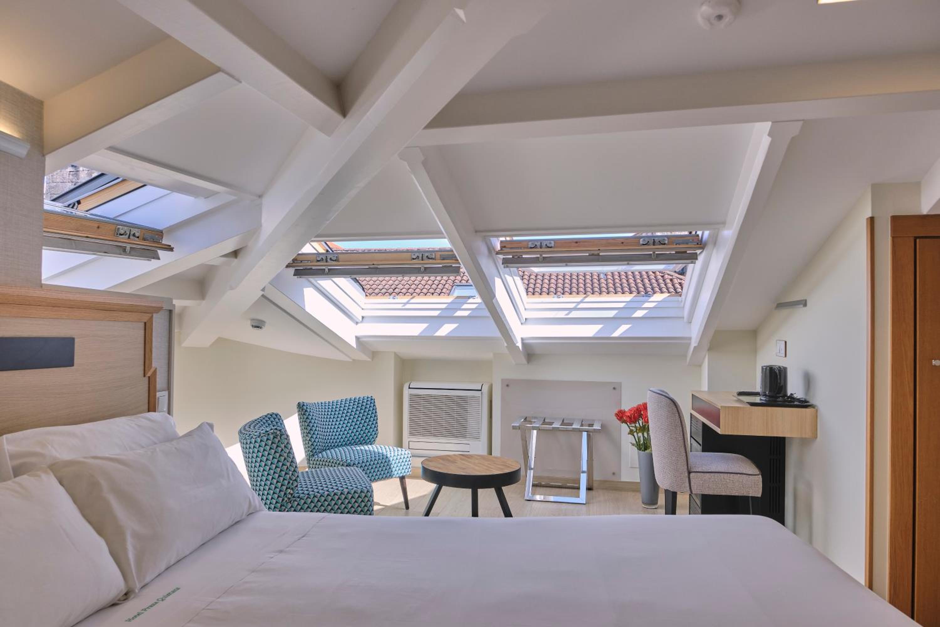 ROOM, DOUBLE BED, CATHEDRAL VIEW