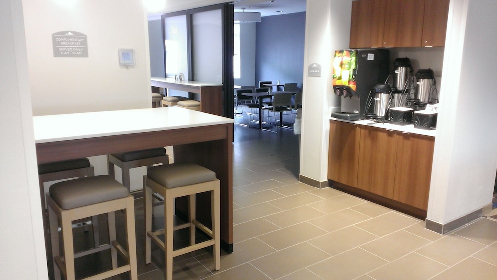 Microtel Inn And Suites By Wyndham Binghamton 6/34