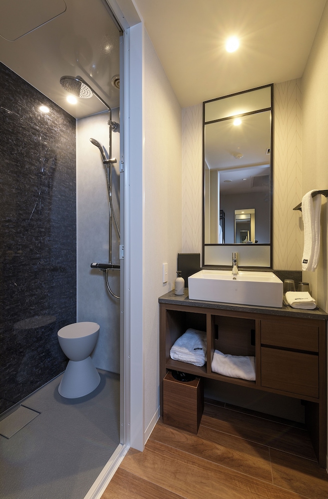 ReLabo Medical Spa & Stay 50/50