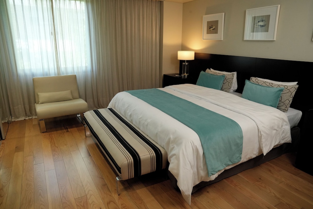 Master, Suite, Queen Bed