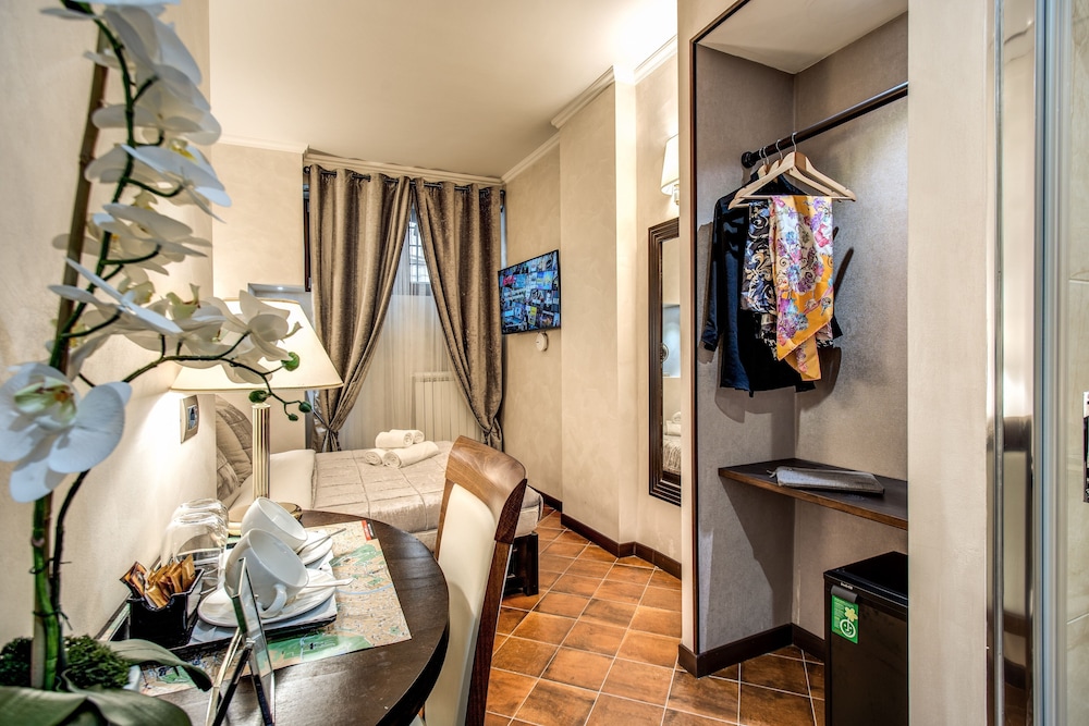 Boutique Relais Barozzi 57/68