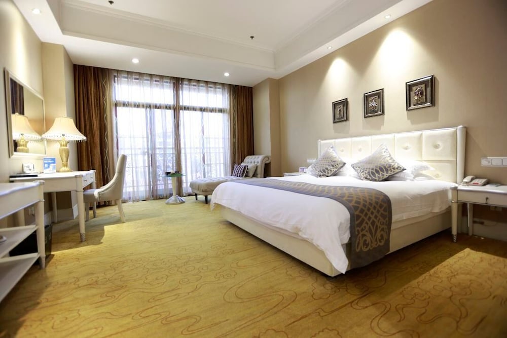 Nanjing Suning Universal Hotel 15/38