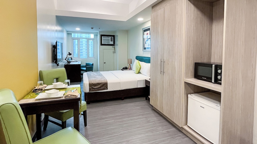 PREMIER, QUEEN BED