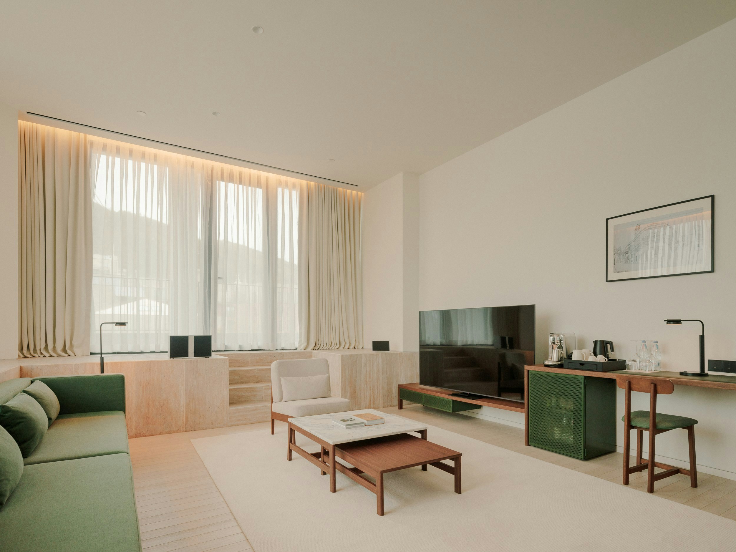 CLUB, EXECUTIVE, SUITE