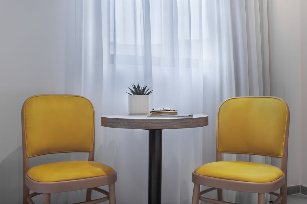 115 The Strand Hotel And Suites 34/49