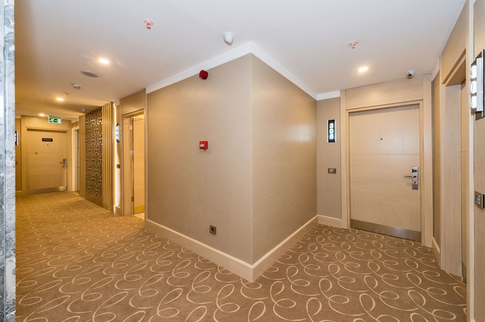 MARE PARK HOTEL 12/64