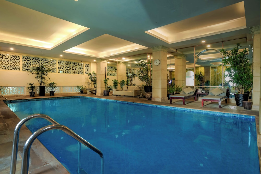Palace Gate Hotel Residence 52/76