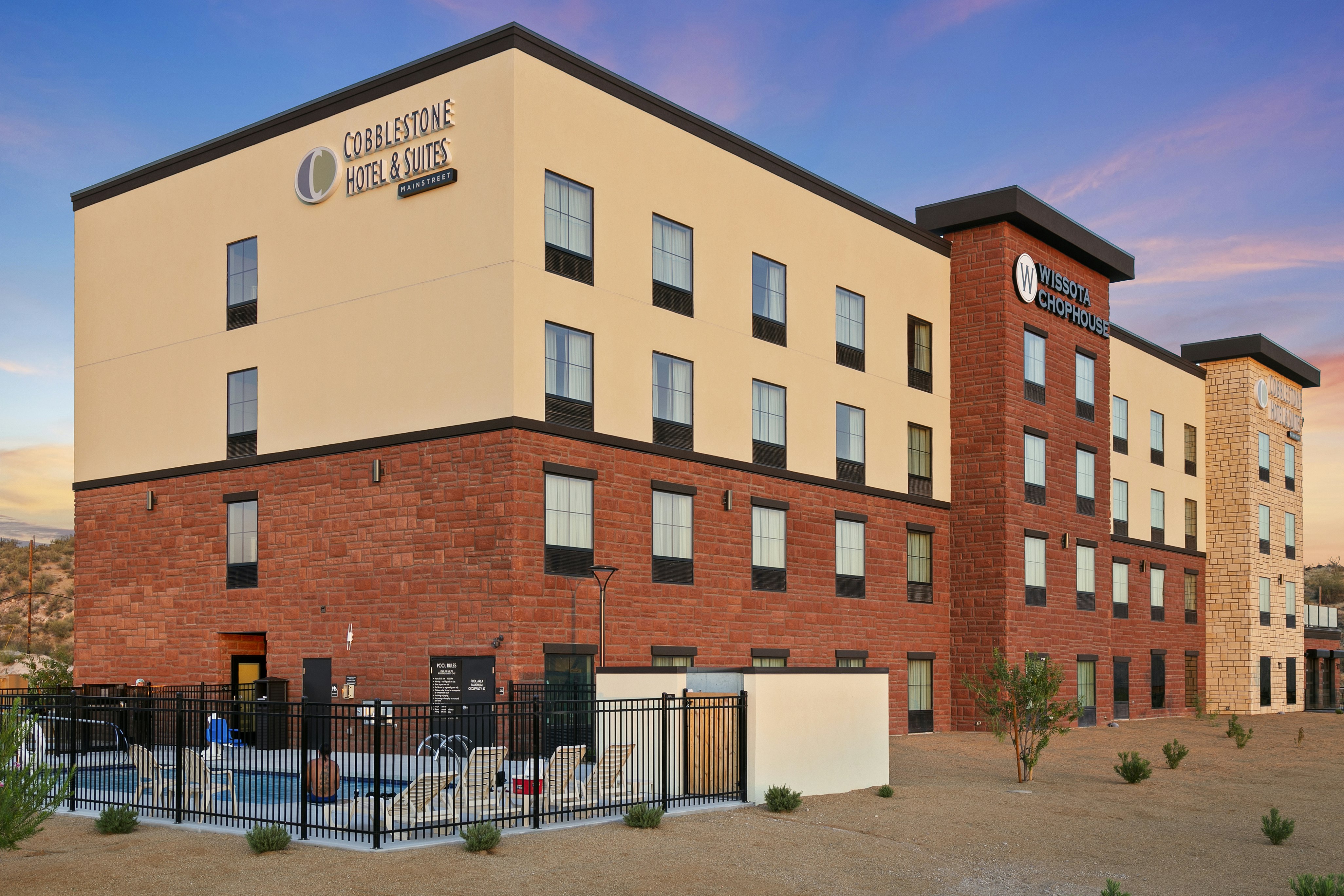 Cobblestone Hotel & Suites - Wickenburg 2/50