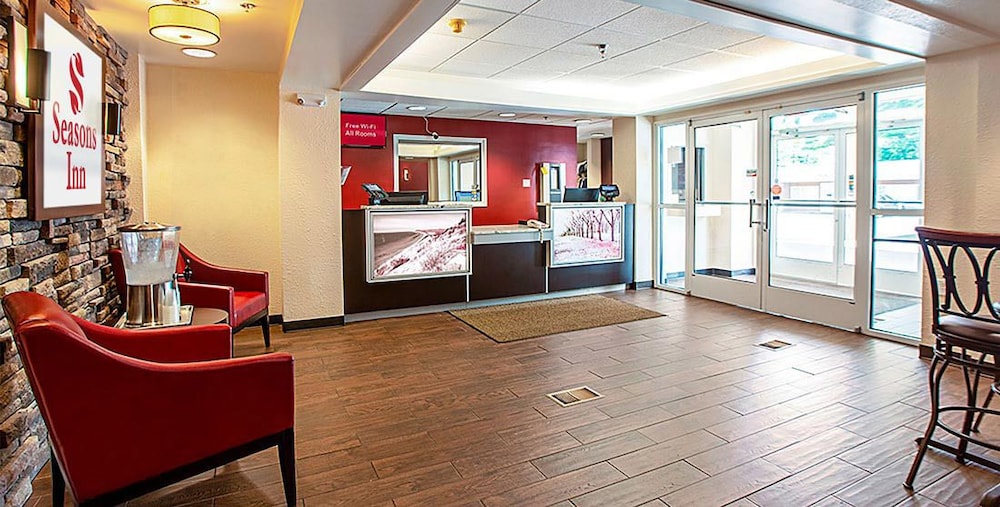 Seasons Inn Traverse City 29/45