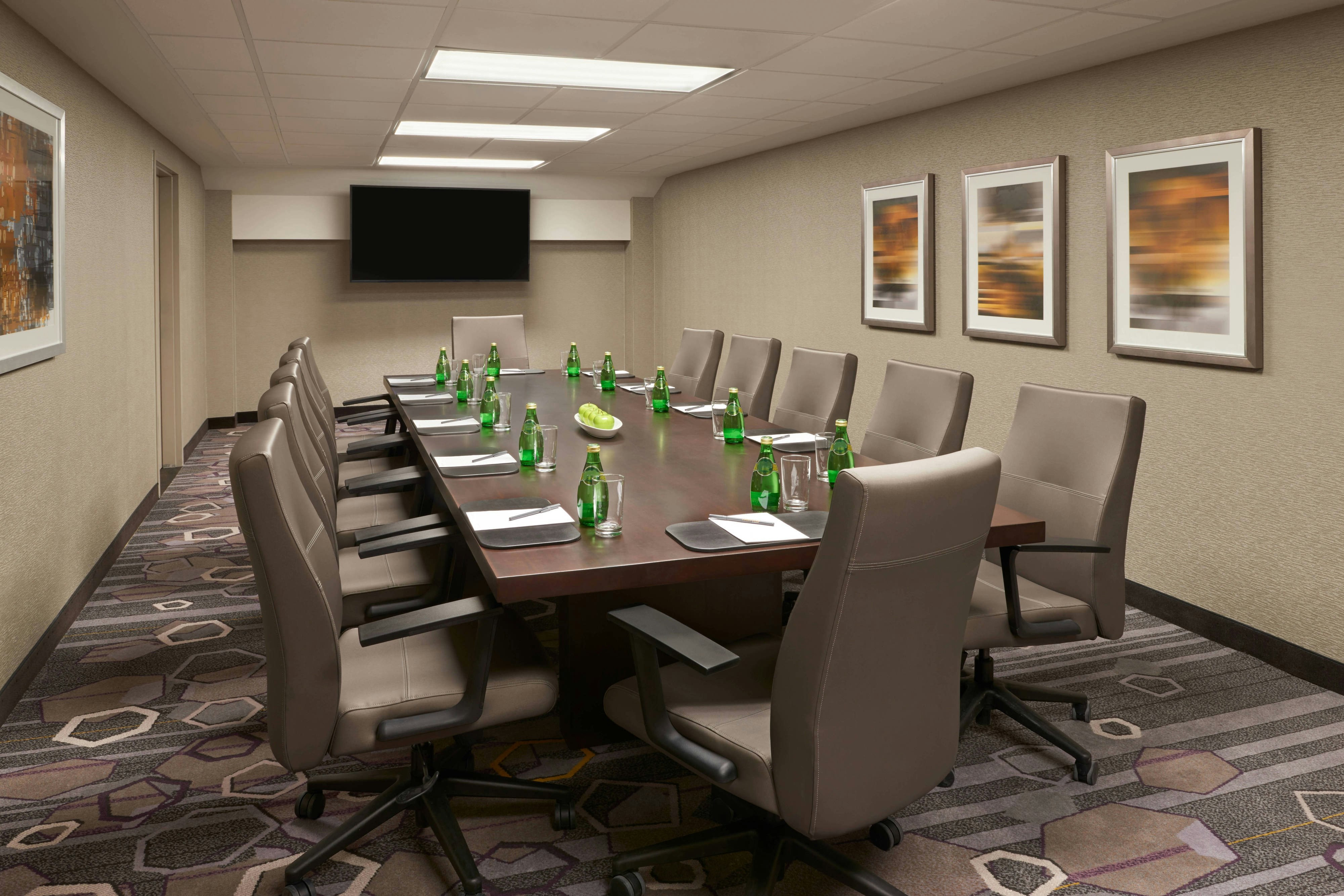 TownePlace Suites by Marriott Oshawa 13/25