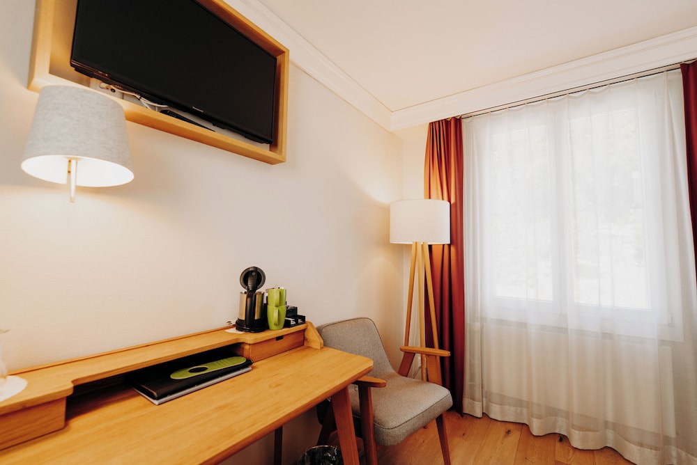 Parkhotel Schoenegg 39/50