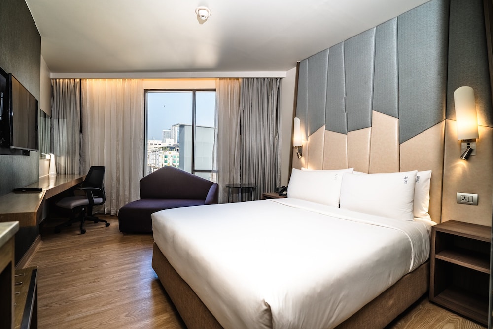 Holiday Inn Express Bangkok Sukhumvit 11 32/67
