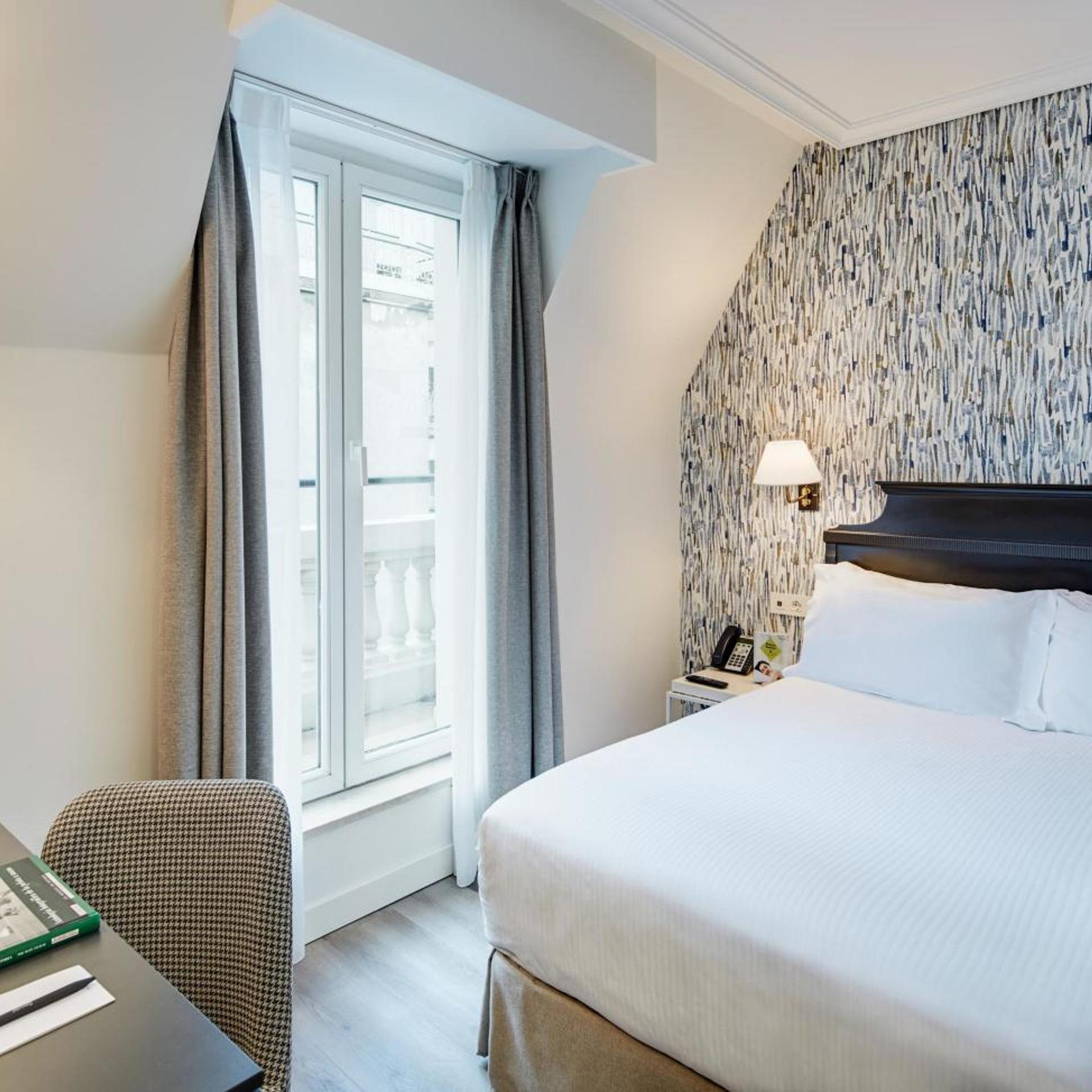 Room, Double Bed, Small
