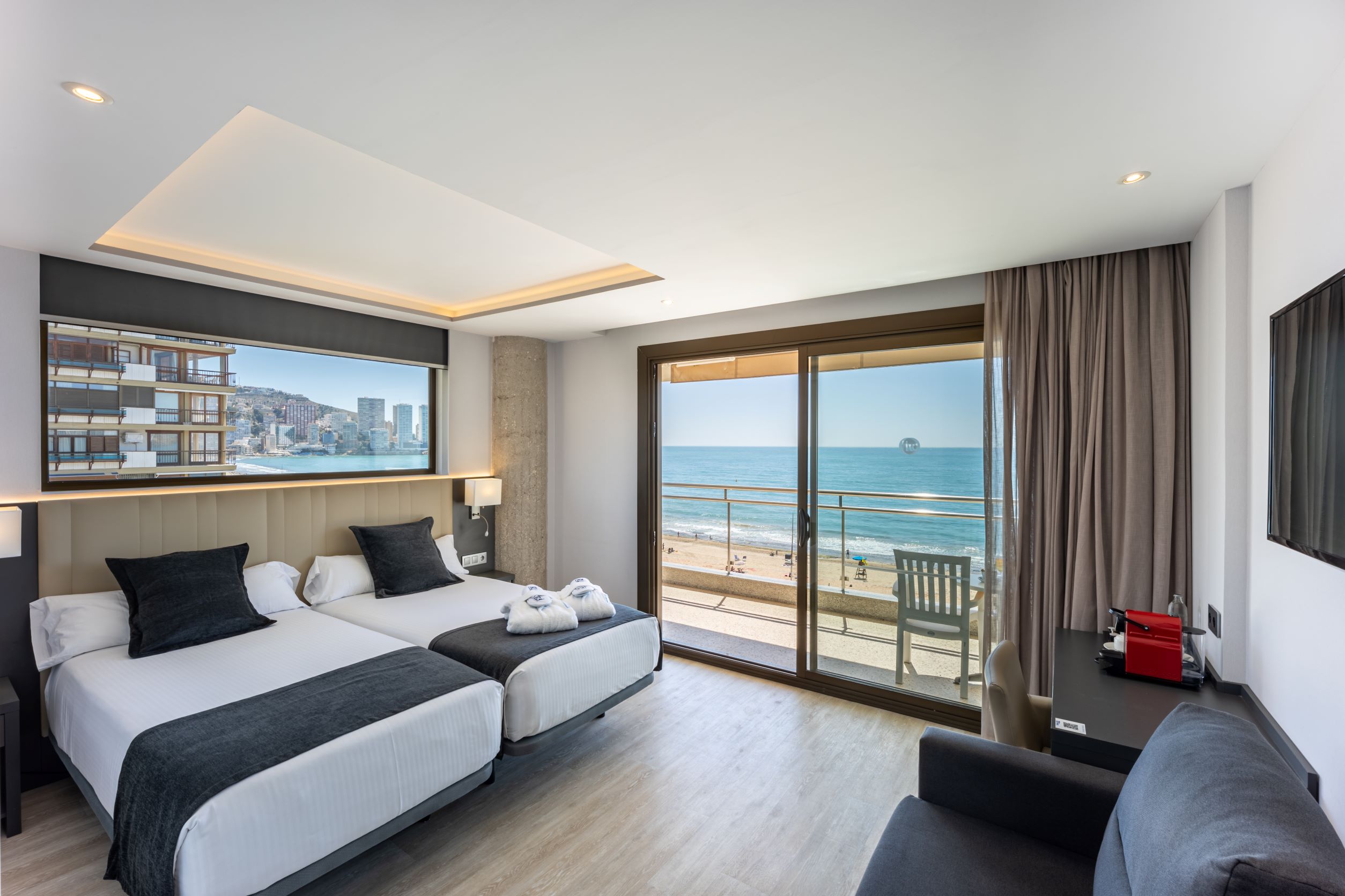 Deluxe, Double or Twin Bed, Sea Front